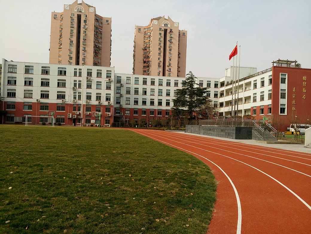 上海市田林第二中学图片